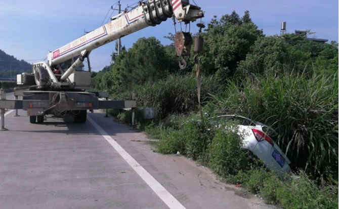 沁水重载吊车救援 沁水重载吊车救援